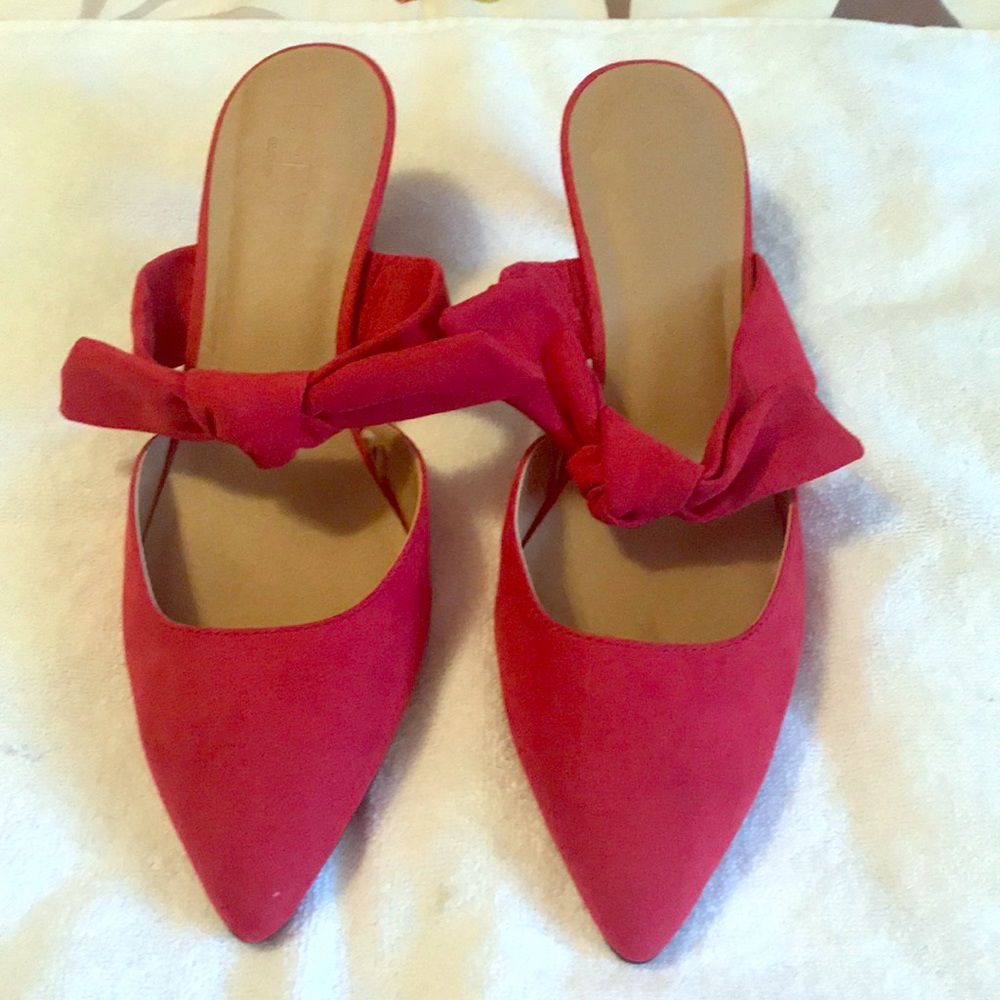 Adorable kitten heel mules